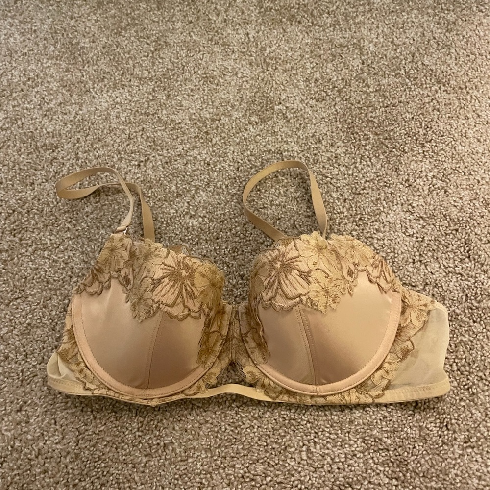 Aerie NWOT Nude Lace Bra with Support and Adjustable Straps